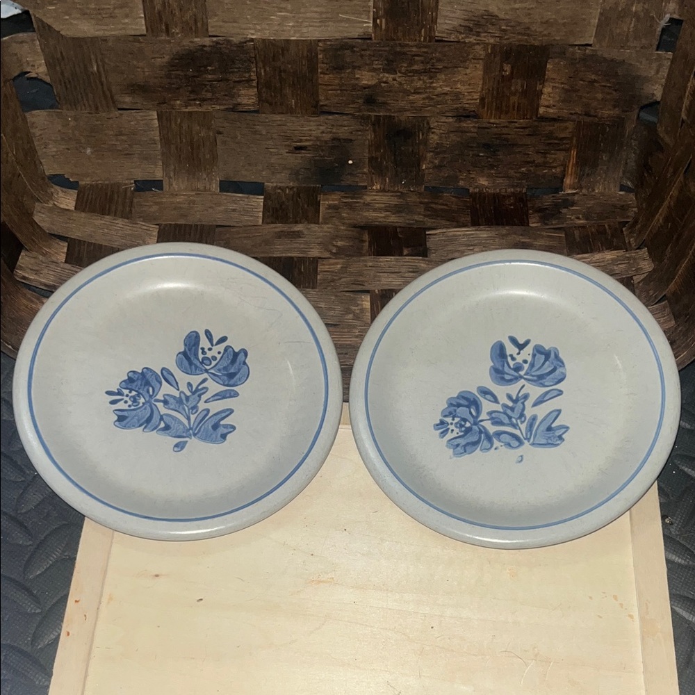 Pfaltzgraff Yorktowne Small Blue Floral Stoneware Plates
